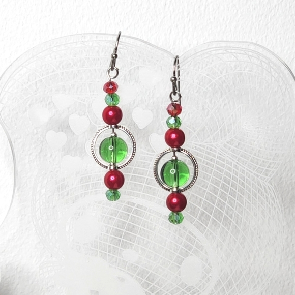 Christmas Red & Green Dangle Pearls, Glass Beads, & Crystals Earrings Handmade - Picture 3 of 3